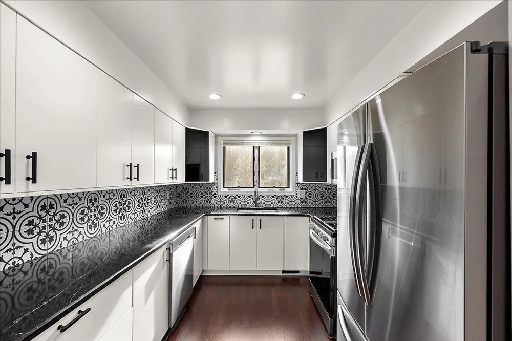 35052 Meadow Lane Farmington Hills City, MI 48335