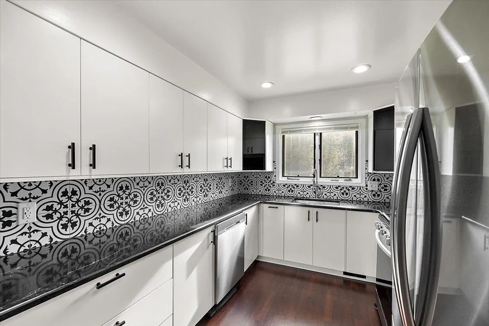 35052 Meadow Lane Farmington Hills City, MI 48335