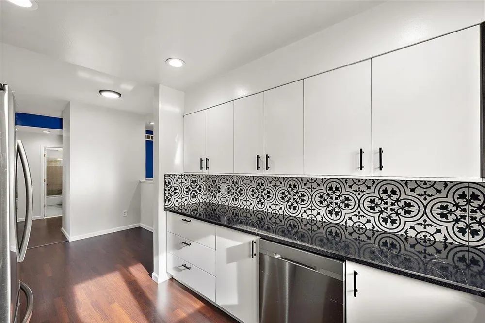 35052 Meadow Lane Farmington Hills City, MI 48335