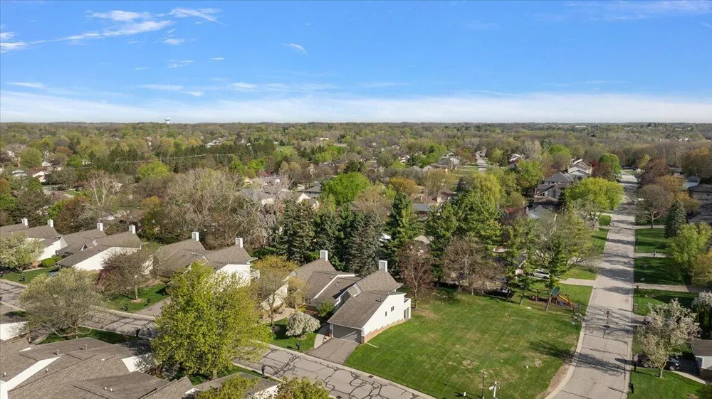 35052 Meadow Lane Farmington Hills City, MI 48335