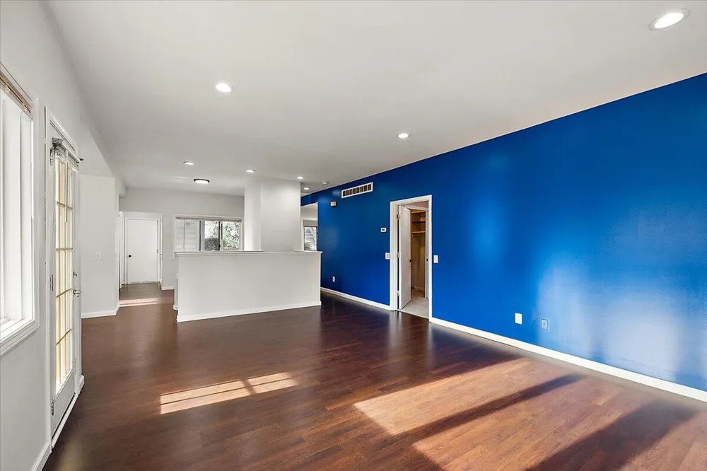 35052 Meadow Lane Farmington Hills City, MI 48335