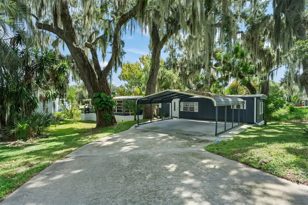 17336 PALM DRIVE Montverde, FL 34756