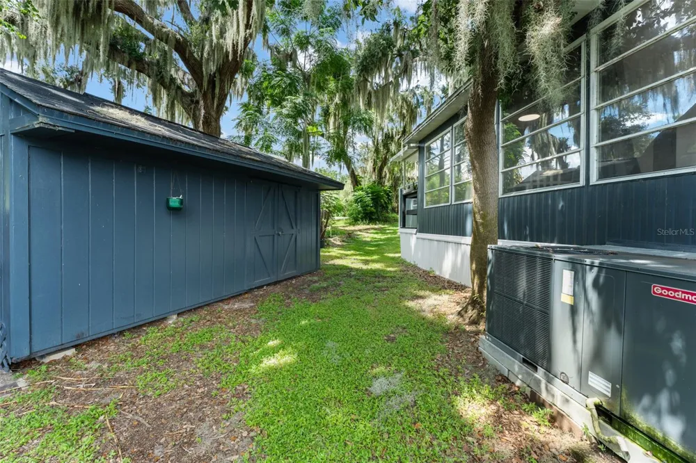 17336 PALM DRIVE Montverde, FL 34756