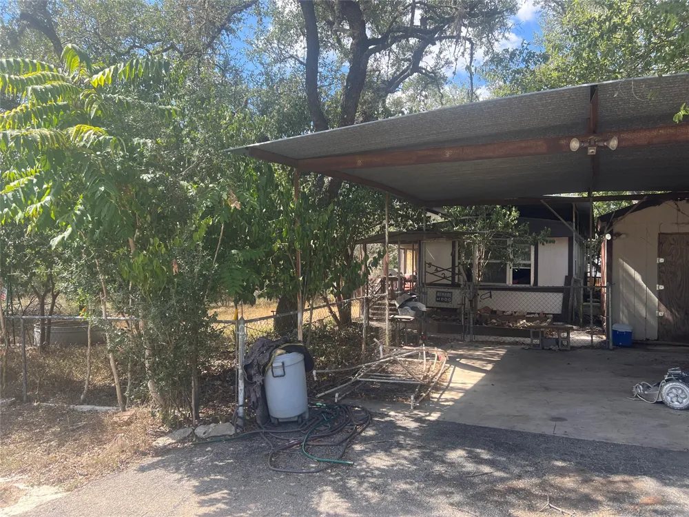 542 Flintstone Drive Canyon Lake, TX 78133