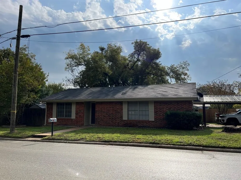 523 Murray Avenue Rockdale, TX 76567