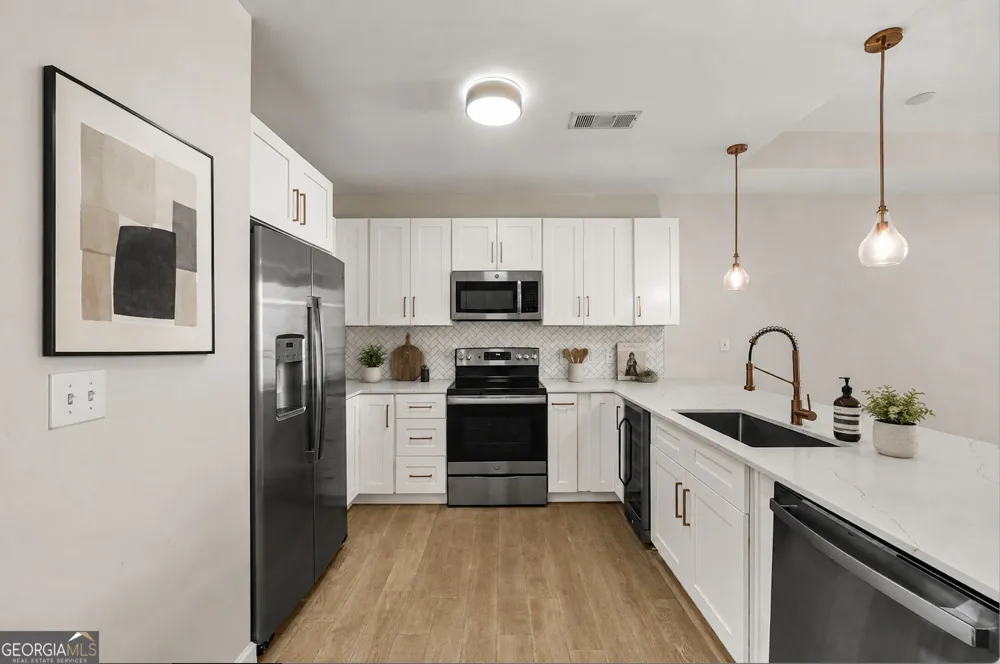 711 Cosmopolitan DR NE Atlanta, GA 30324