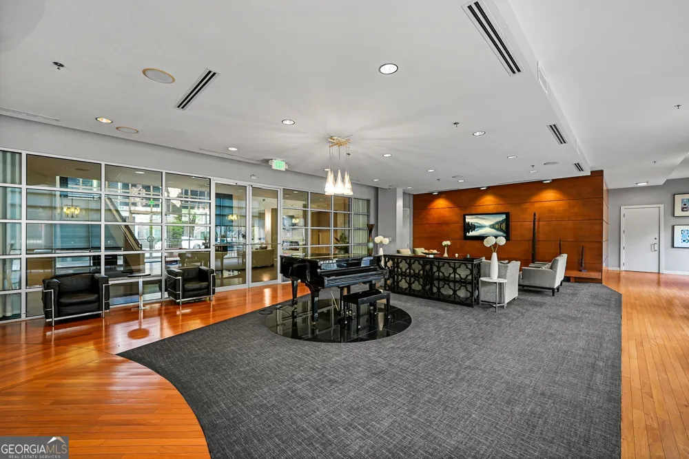711 Cosmopolitan DR NE Atlanta, GA 30324