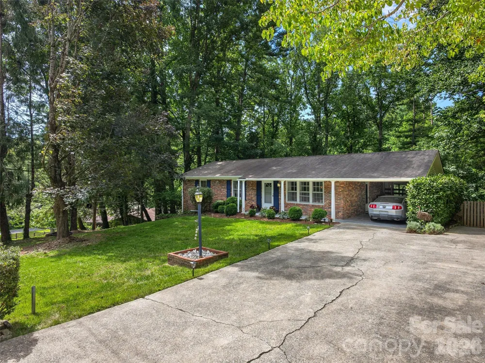 921 Indian Hill Road Hendersonville, NC 28791