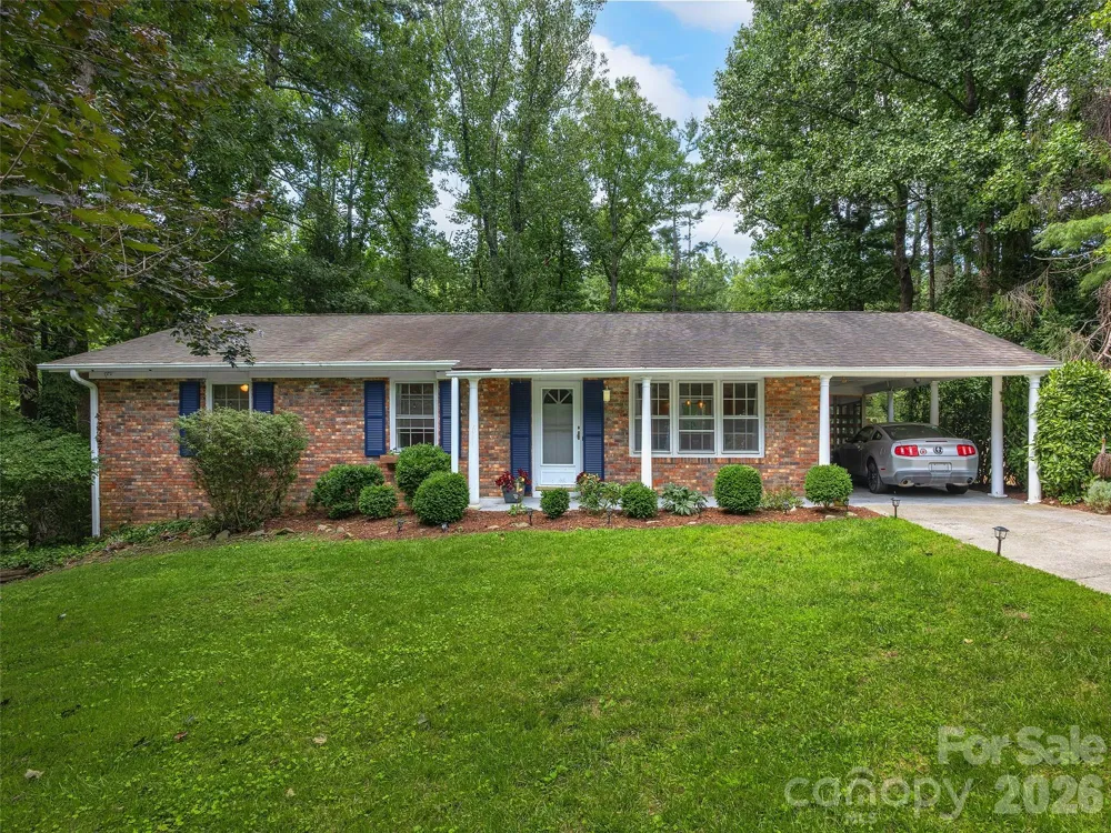 921 Indian Hill Road Hendersonville, NC 28791