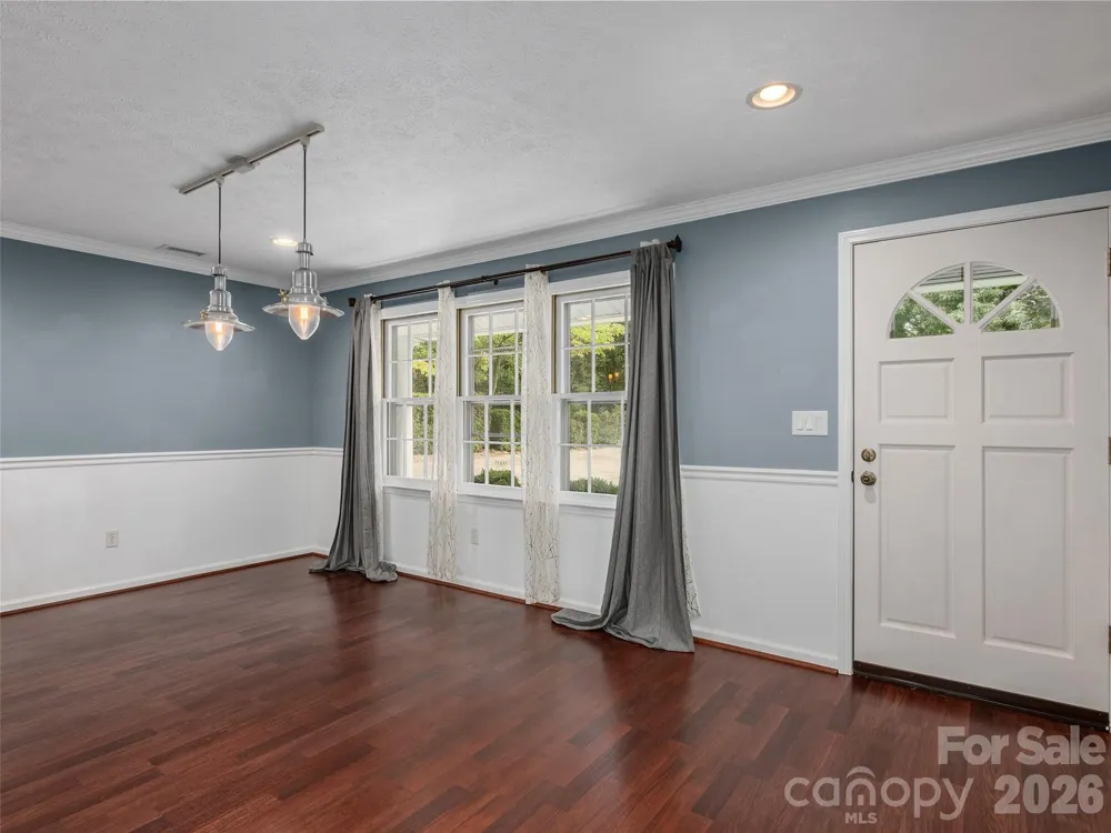 921 Indian Hill Road Hendersonville, NC 28791