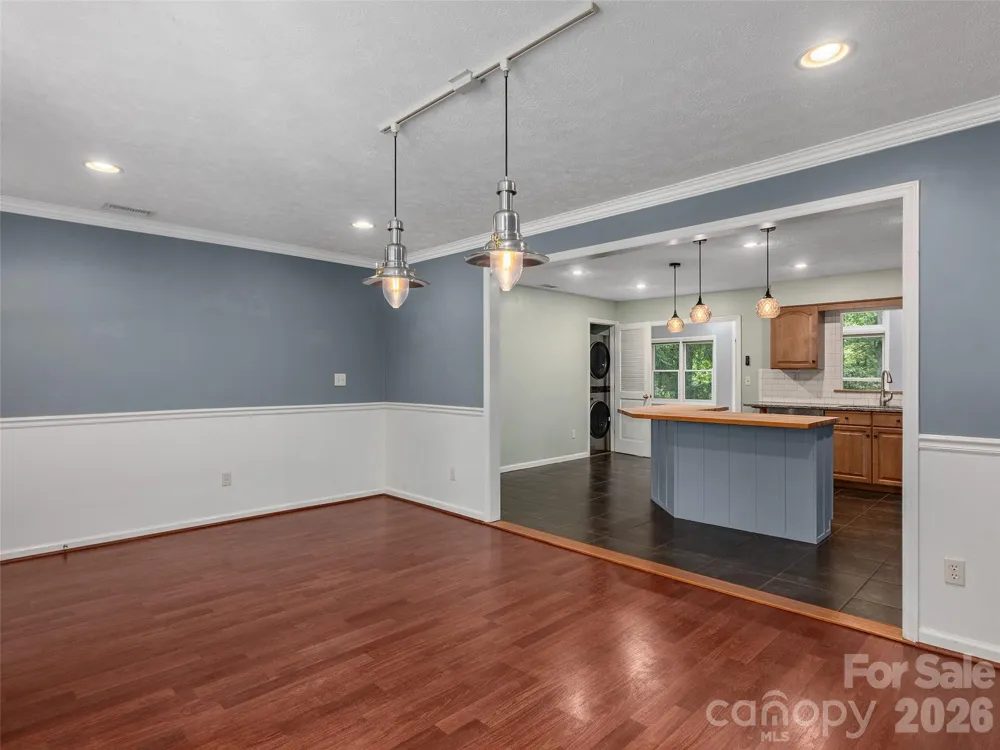 921 Indian Hill Road Hendersonville, NC 28791
