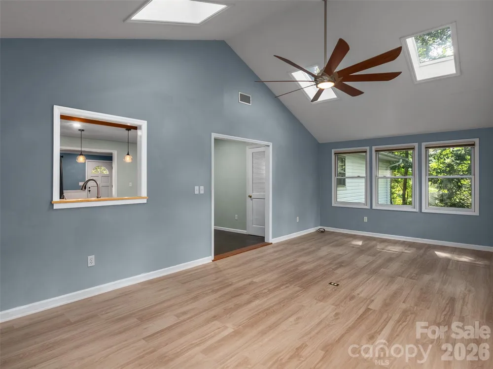 921 Indian Hill Road Hendersonville, NC 28791
