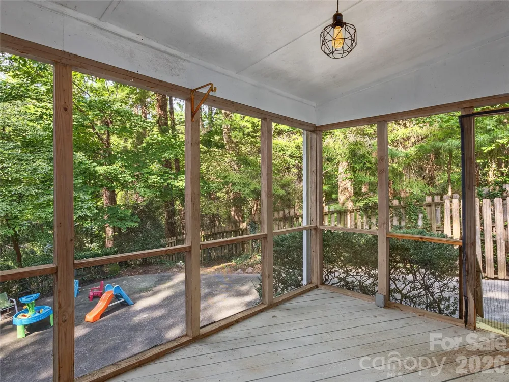 921 Indian Hill Road Hendersonville, NC 28791