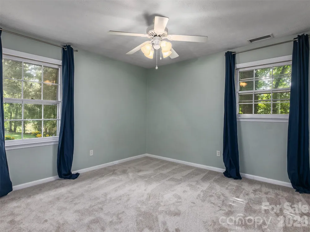 921 Indian Hill Road Hendersonville, NC 28791