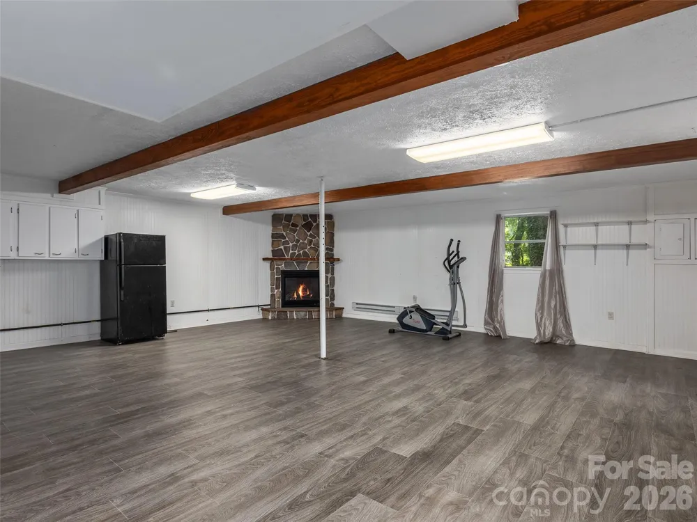 921 Indian Hill Road Hendersonville, NC 28791