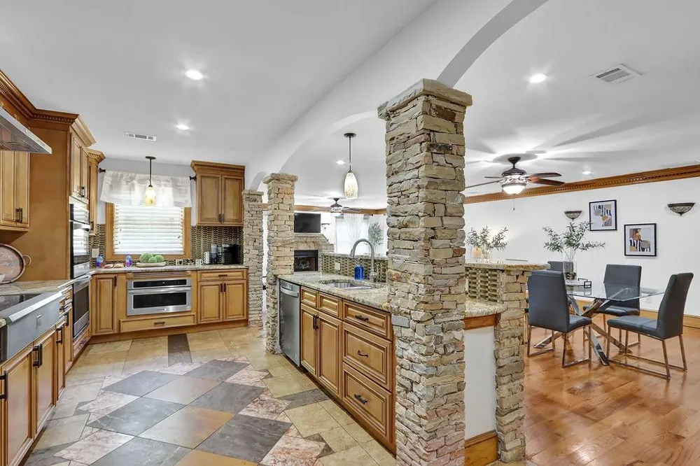 4081 Ashford Dunwoody Road NE Atlanta, GA 30319