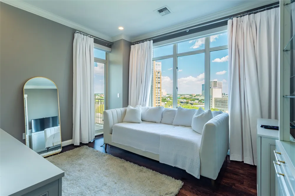 2525 Pearl Street #1001 Dallas, TX 75201