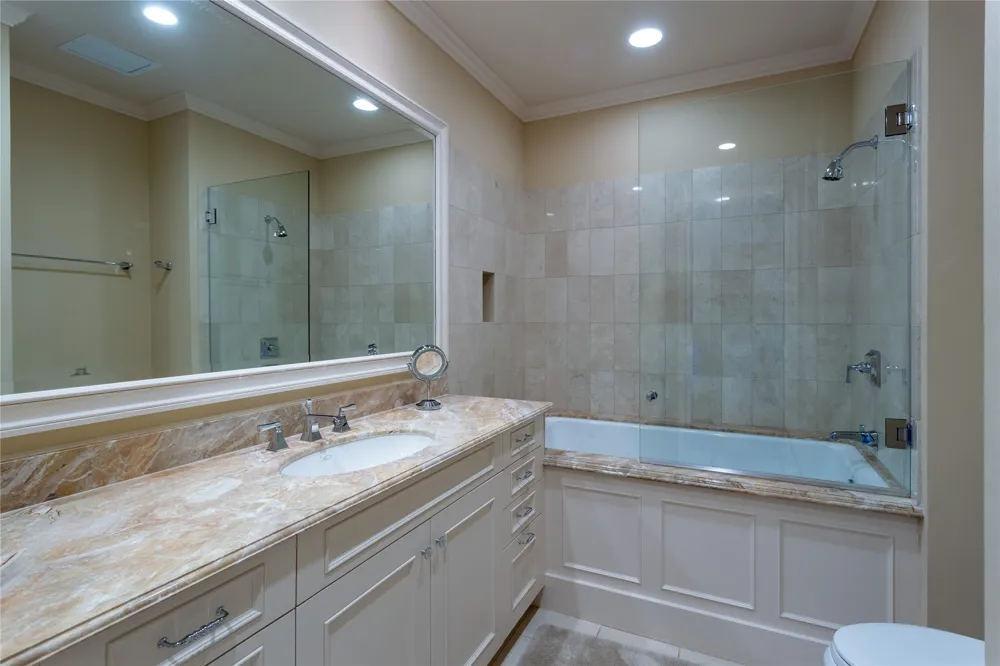 2525 Pearl Street #1001 Dallas, TX 75201