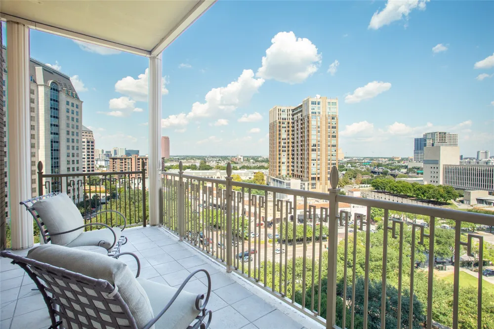 2525 Pearl Street #1001 Dallas, TX 75201