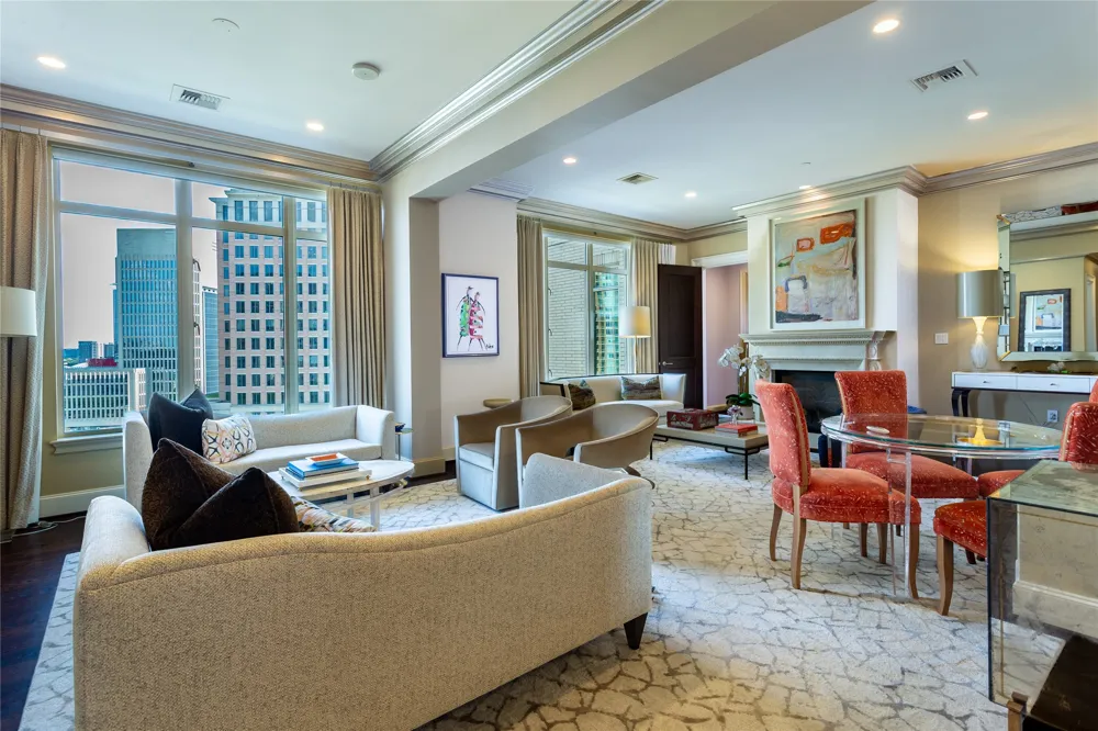 2525 Pearl Street #1001 Dallas, TX 75201