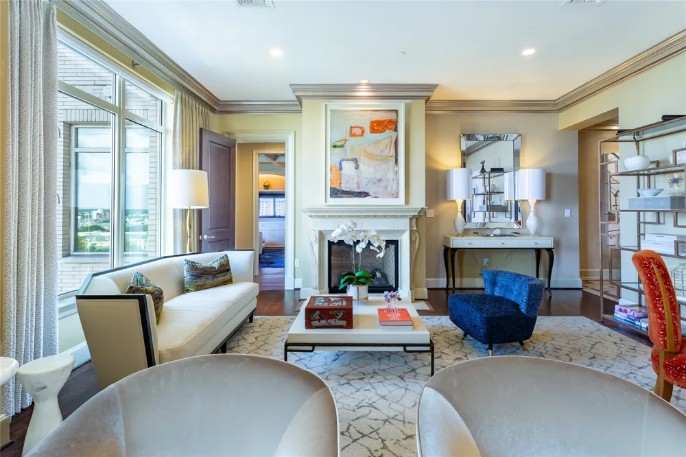 2525 Pearl Street #1001 Dallas, TX 75201