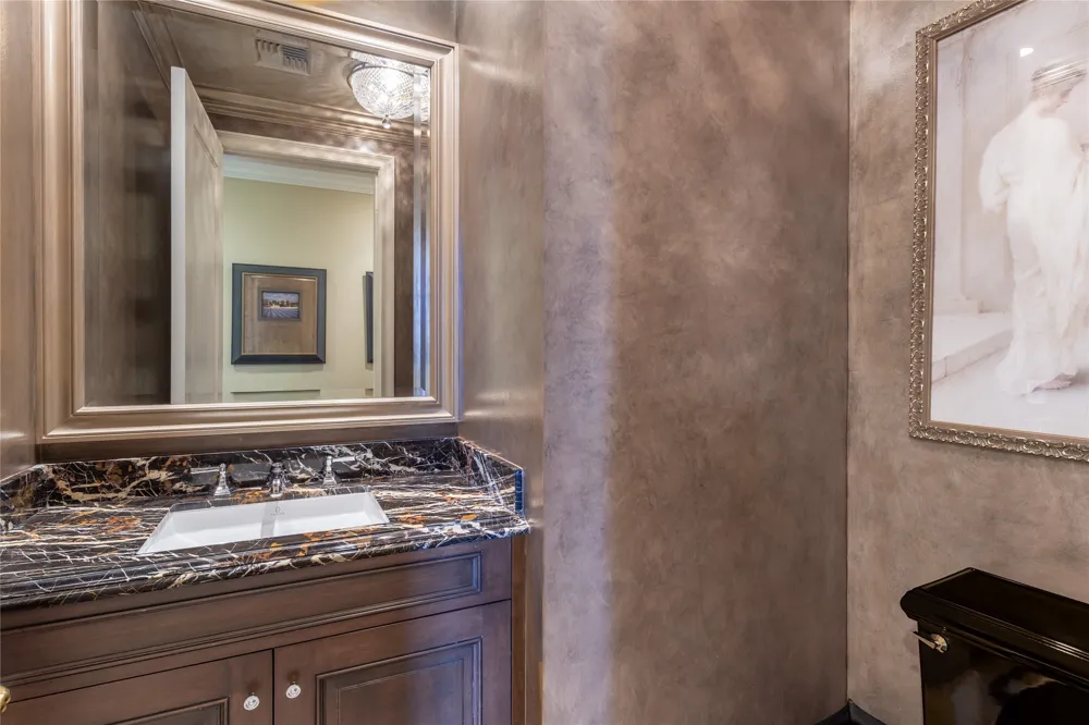2525 Pearl Street #1001 Dallas, TX 75201