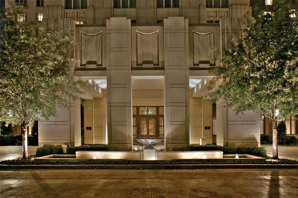 2525 Pearl Street #1001 Dallas, TX 75201