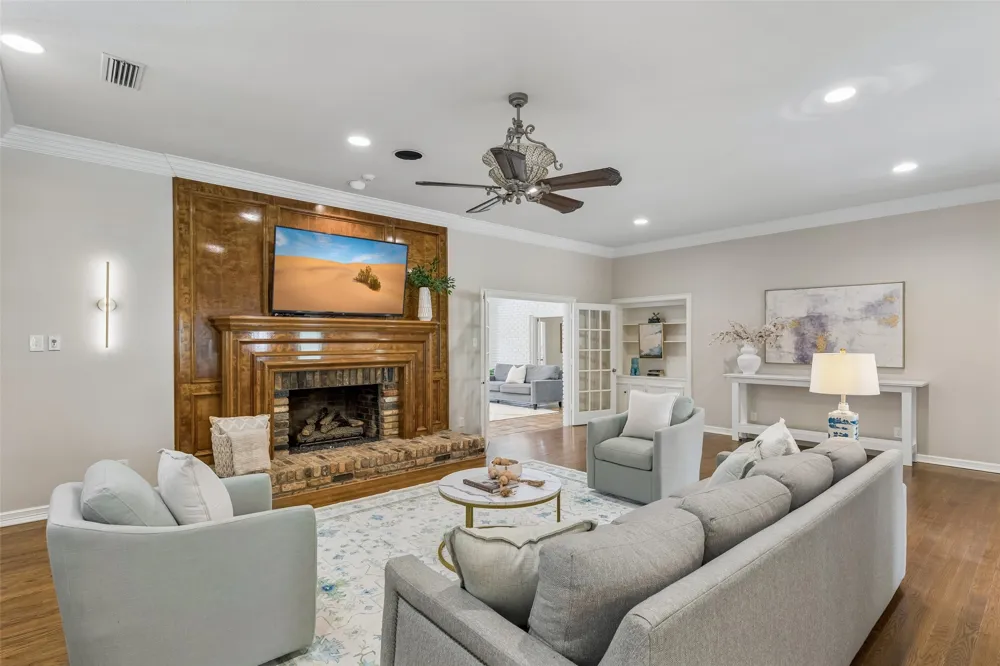 9631 Hilldale Drive Dallas, TX 75231