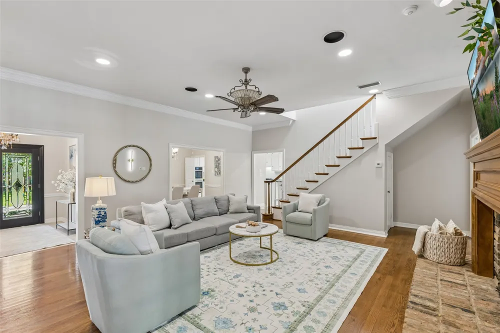 9631 Hilldale Drive Dallas, TX 75231