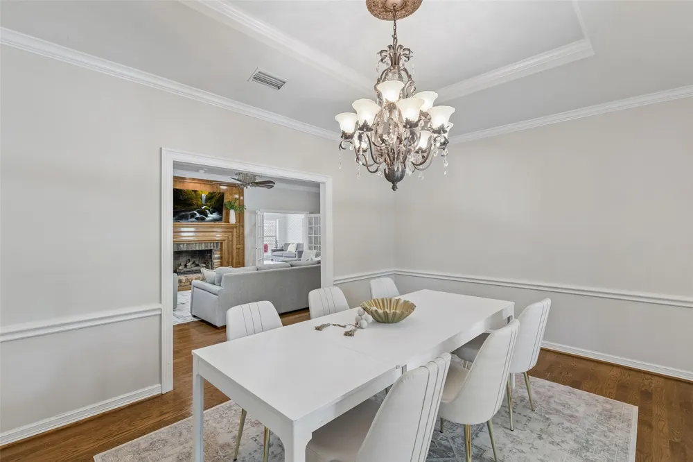 9631 Hilldale Drive Dallas, TX 75231