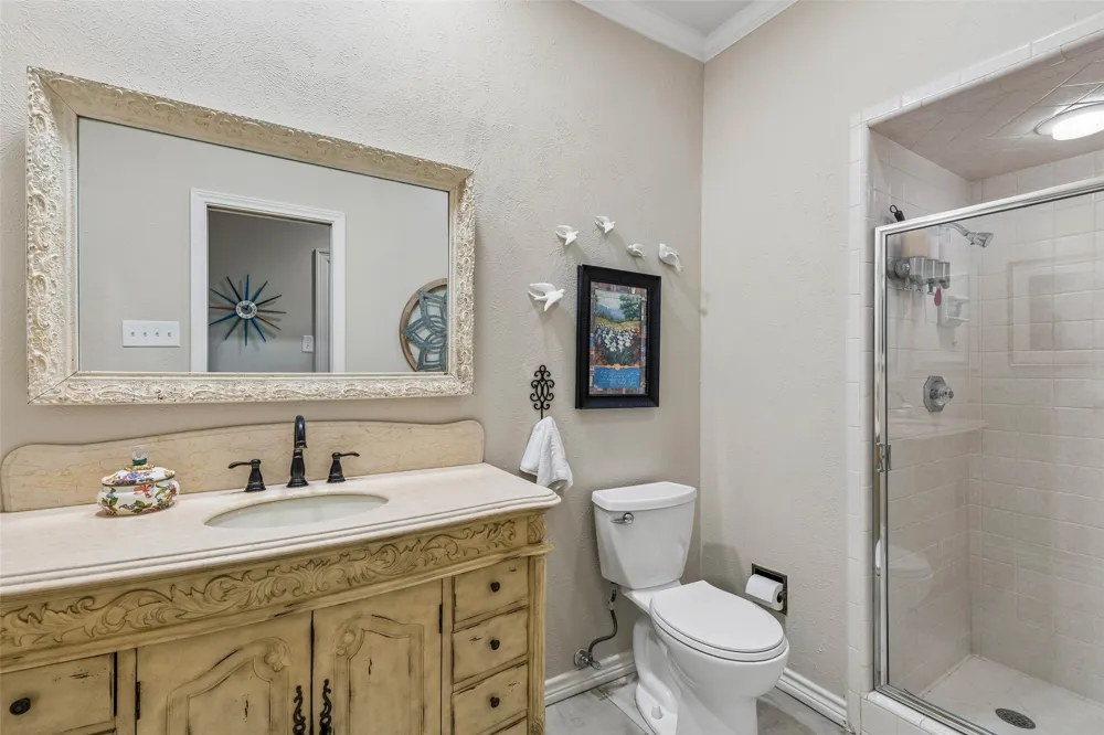 9631 Hilldale Drive Dallas, TX 75231