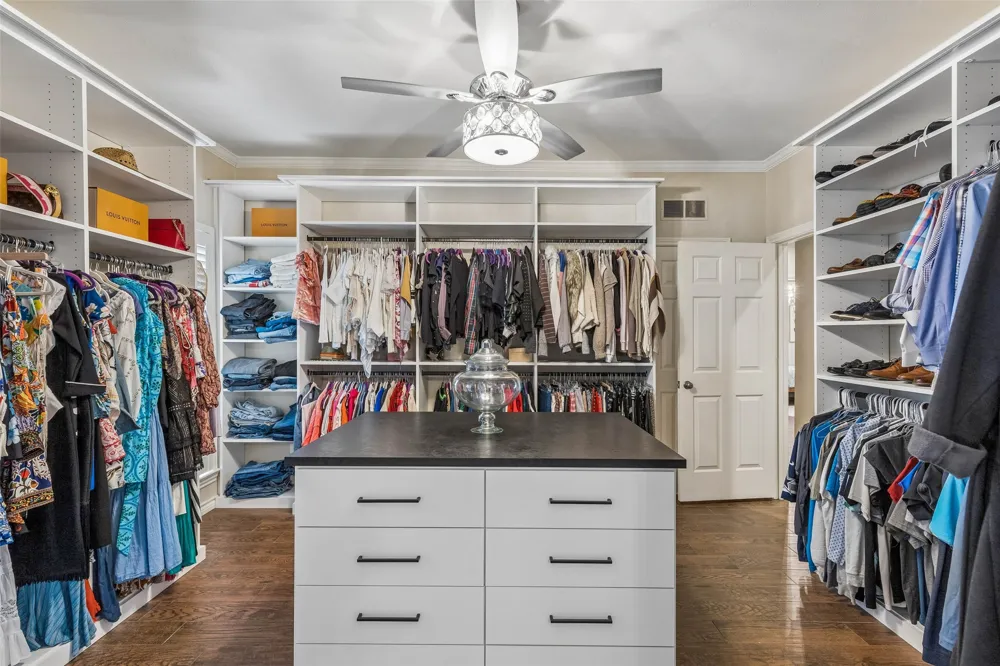9631 Hilldale Drive Dallas, TX 75231