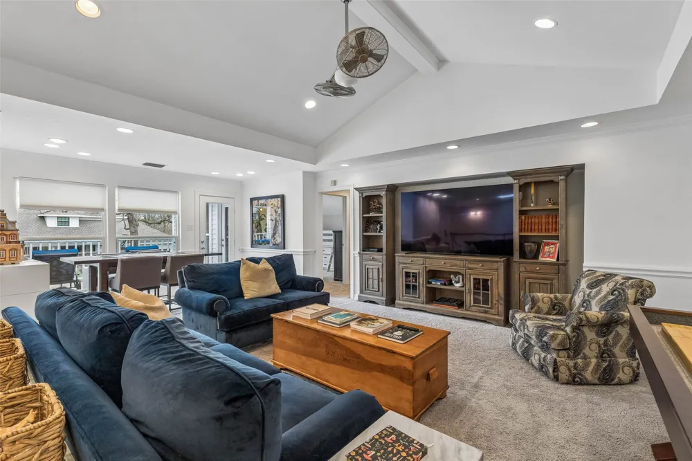 9631 Hilldale Drive Dallas, TX 75231