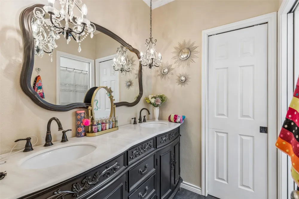 9631 Hilldale Drive Dallas, TX 75231