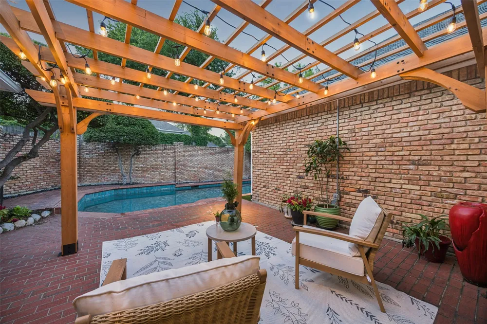 9631 Hilldale Drive Dallas, TX 75231