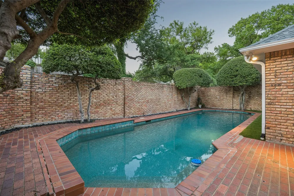 9631 Hilldale Drive Dallas, TX 75231