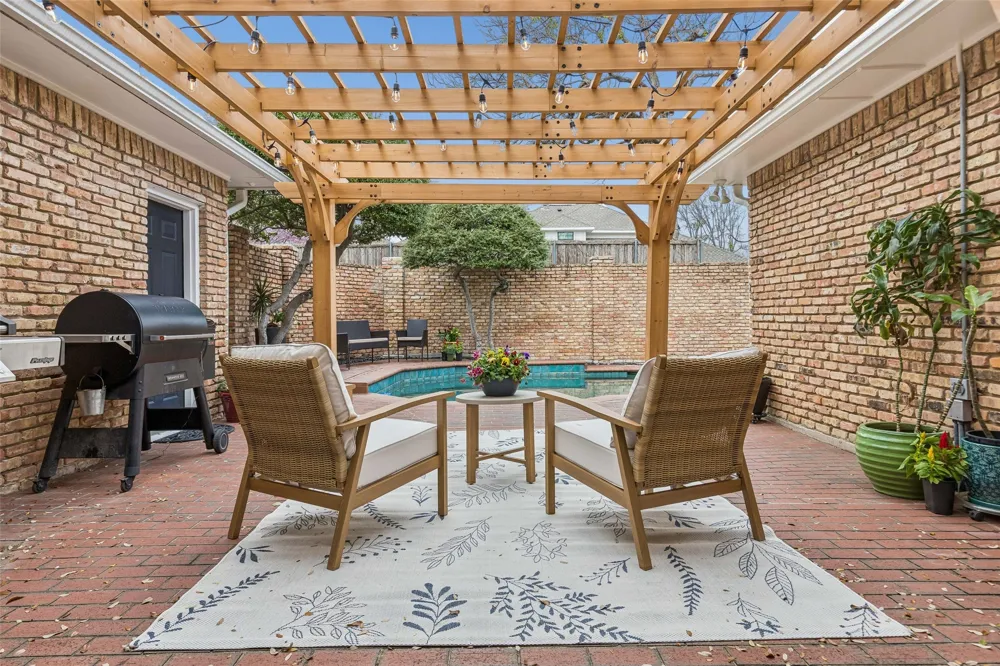 9631 Hilldale Drive Dallas, TX 75231