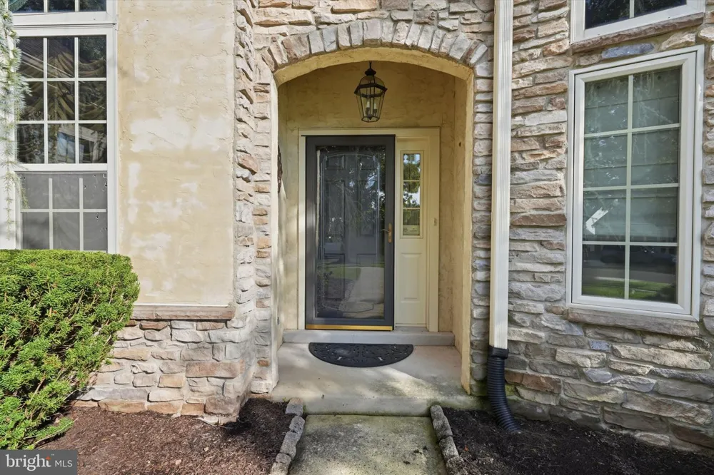 1001 MONROE DRIVE Warwick, PA 18974