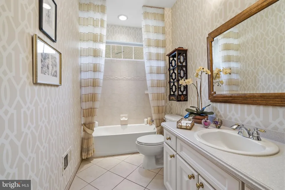 1001 MONROE DRIVE Warwick, PA 18974