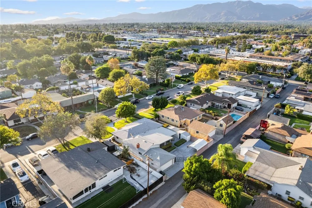 706 Quince Upland, CA 91786