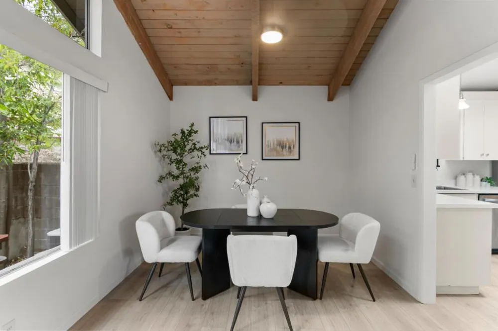 22990 Cricket Hill Road Cupertino, CA 95014
