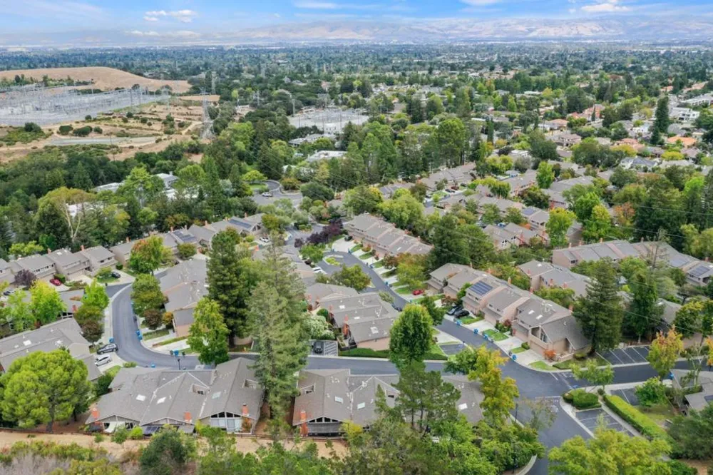 22990 Cricket Hill Road Cupertino, CA 95014