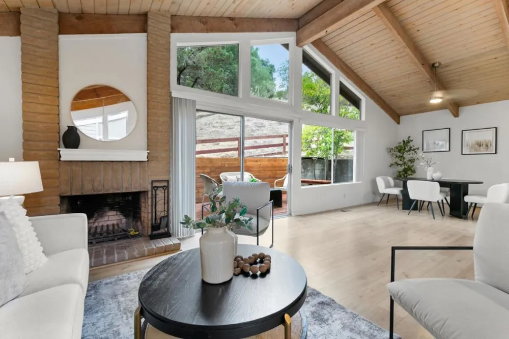 22990 Cricket Hill Road Cupertino, CA 95014
