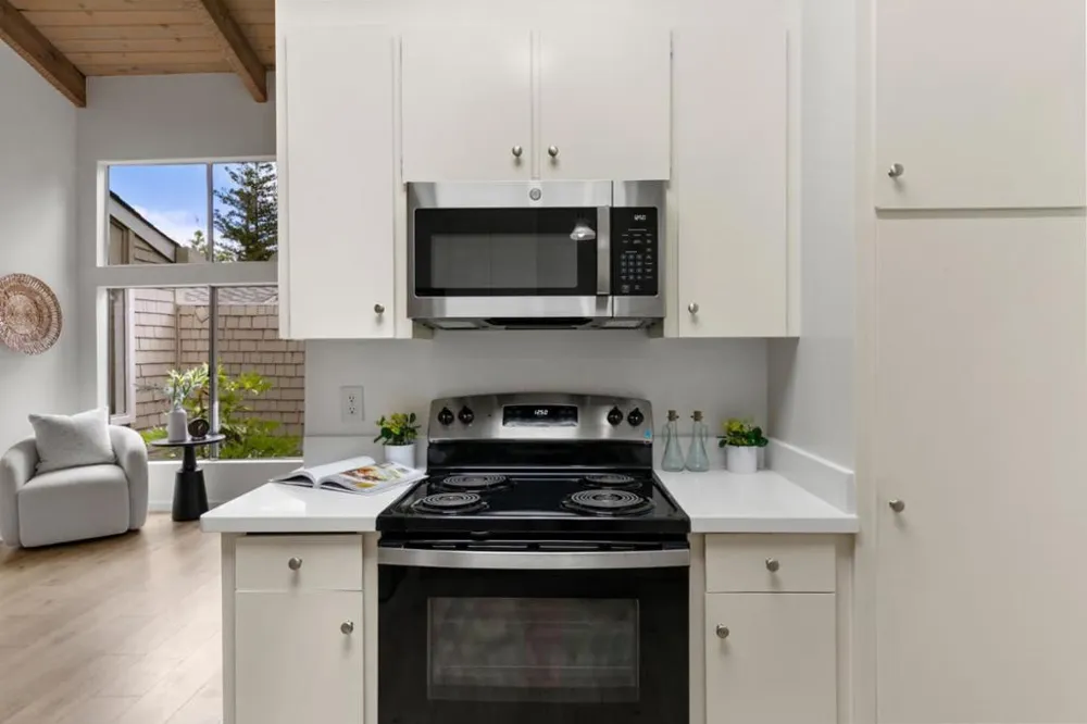 22990 Cricket Hill Road Cupertino, CA 95014