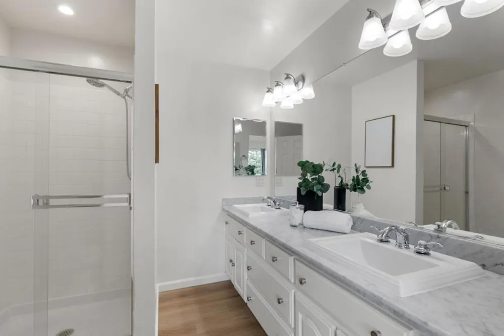 22990 Cricket Hill Road Cupertino, CA 95014
