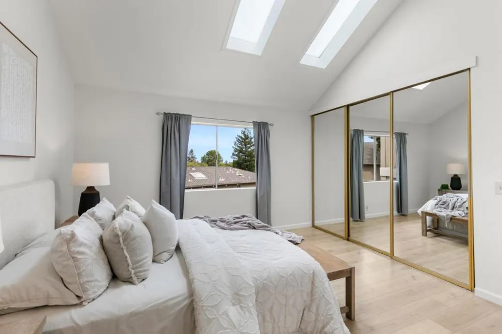 22990 Cricket Hill Road Cupertino, CA 95014