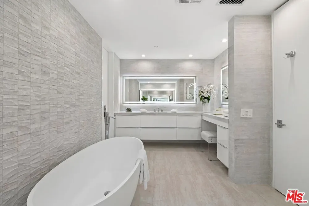 300 Swall Drive #256 Beverly Hills, CA 90211
