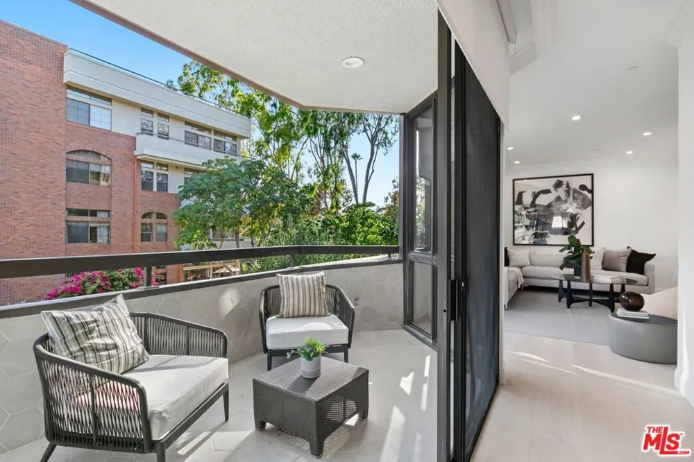 300 Swall Drive #256 Beverly Hills, CA 90211