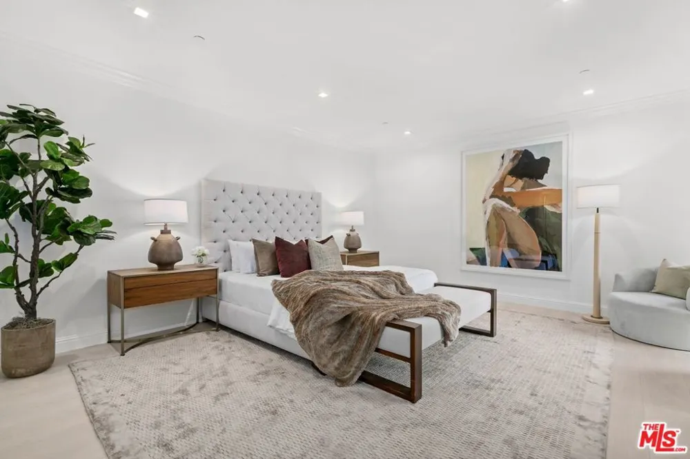 300 Swall Drive #256 Beverly Hills, CA 90211