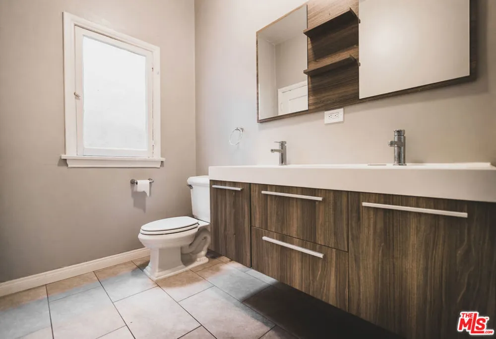 817 Westmount Drive #819.5 West Hollywood, CA 90069